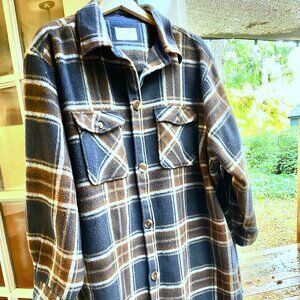 Basin and Range OVERSIZED heavyweight cozy Essential Shirt Jacket Size Large